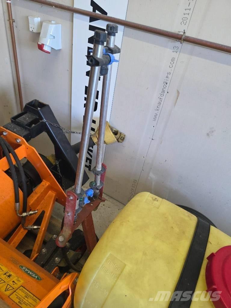 John Deere 855 Naudoti kompaktiški traktoriai