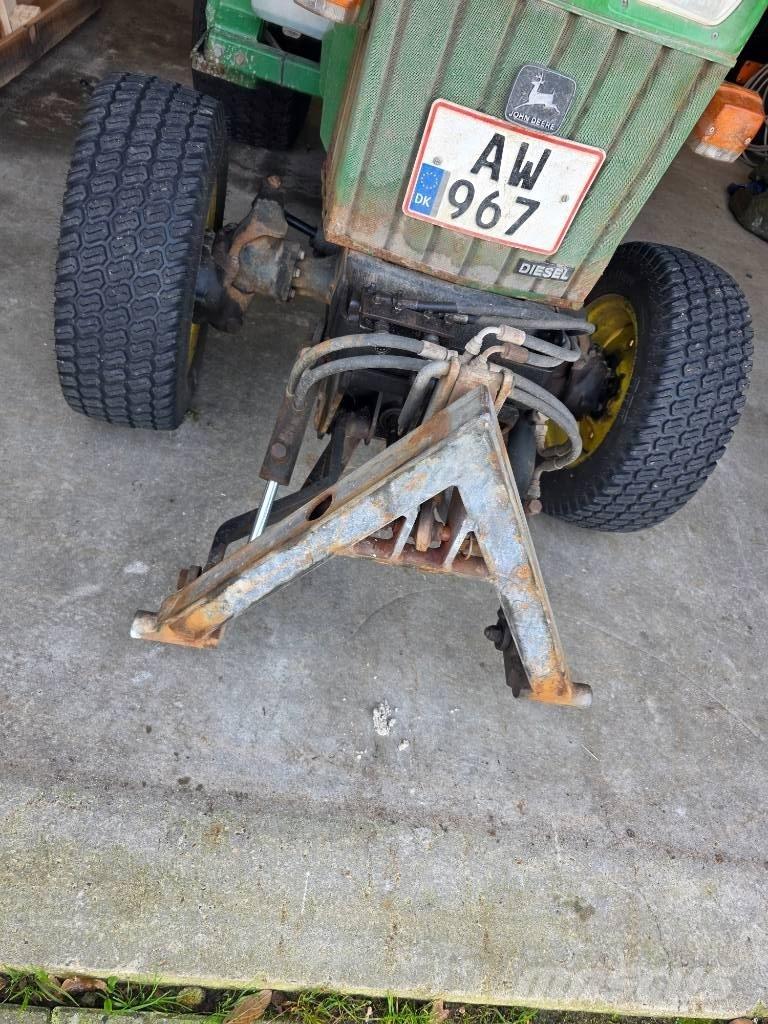 John Deere 855 Naudoti kompaktiški traktoriai