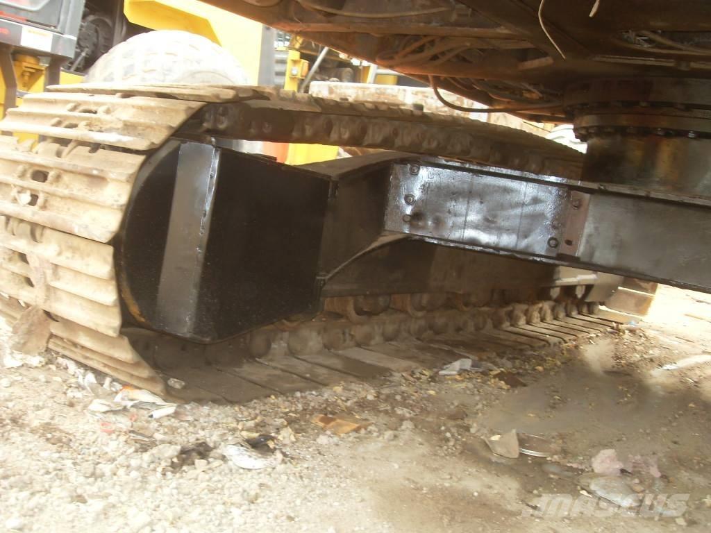 Hitachi EX 200-1 Vikšriniai ekskavatoriai