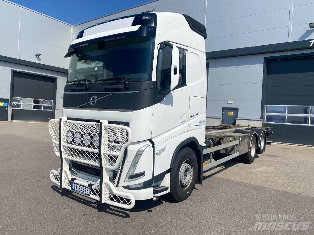 Volvo FH 540 Konteinerių nuožulnaus pakėlimo ant platformos krautuvai