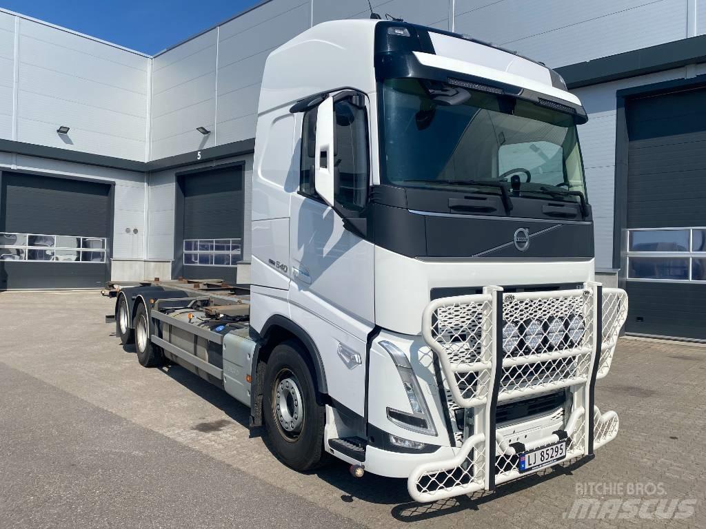 Volvo FH 540 Konteinerių nuožulnaus pakėlimo ant platformos krautuvai