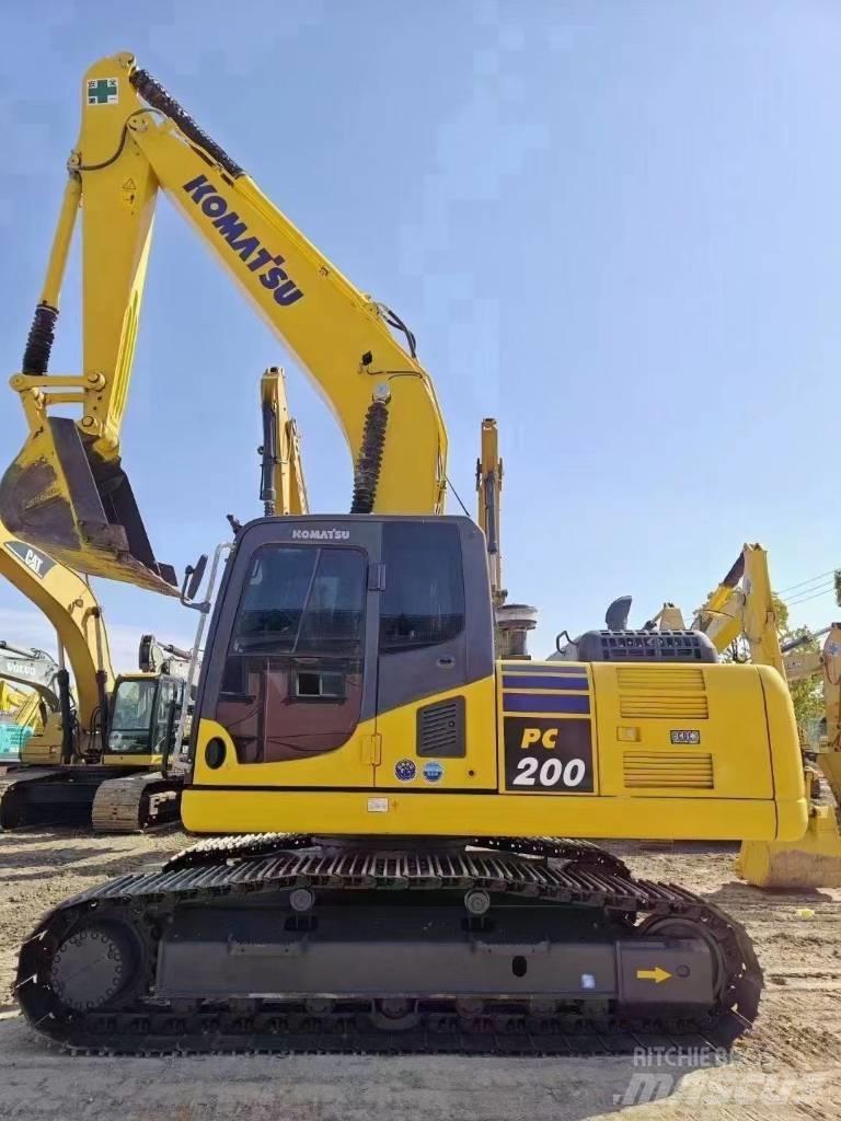 Komatsu PC 200-8 Vikšriniai ekskavatoriai