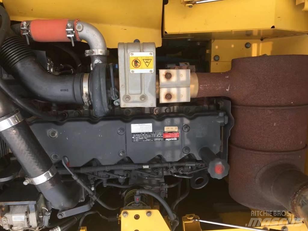 Komatsu pc200-8 Vikšriniai ekskavatoriai