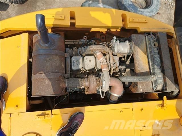 Hyundai R130WD Vikšriniai ekskavatoriai