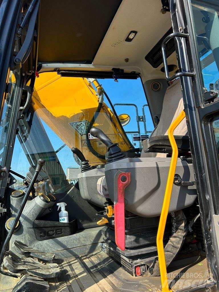 JCB 220X L Vikšriniai ekskavatoriai