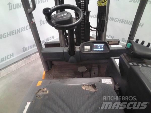 Jungheinrich EFG 320 Elektriniai šakiniai krautuvai