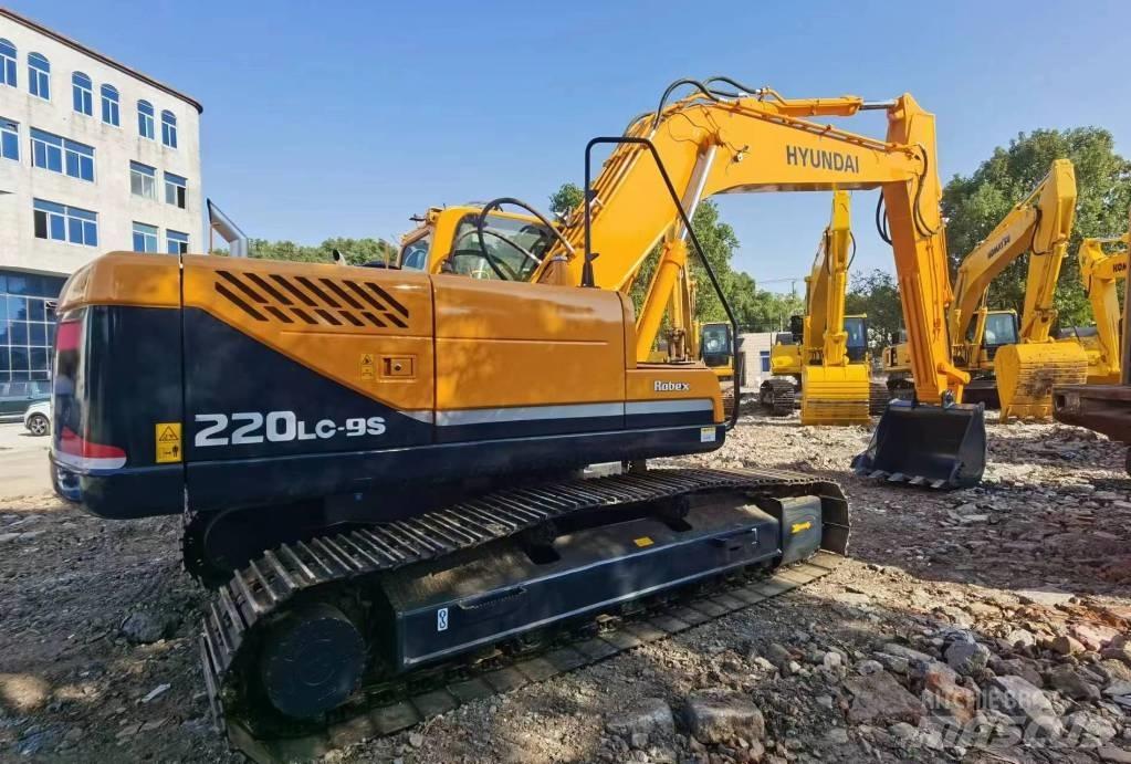 Hyundai R220LC-9S Ratiniai ekskavatoriai