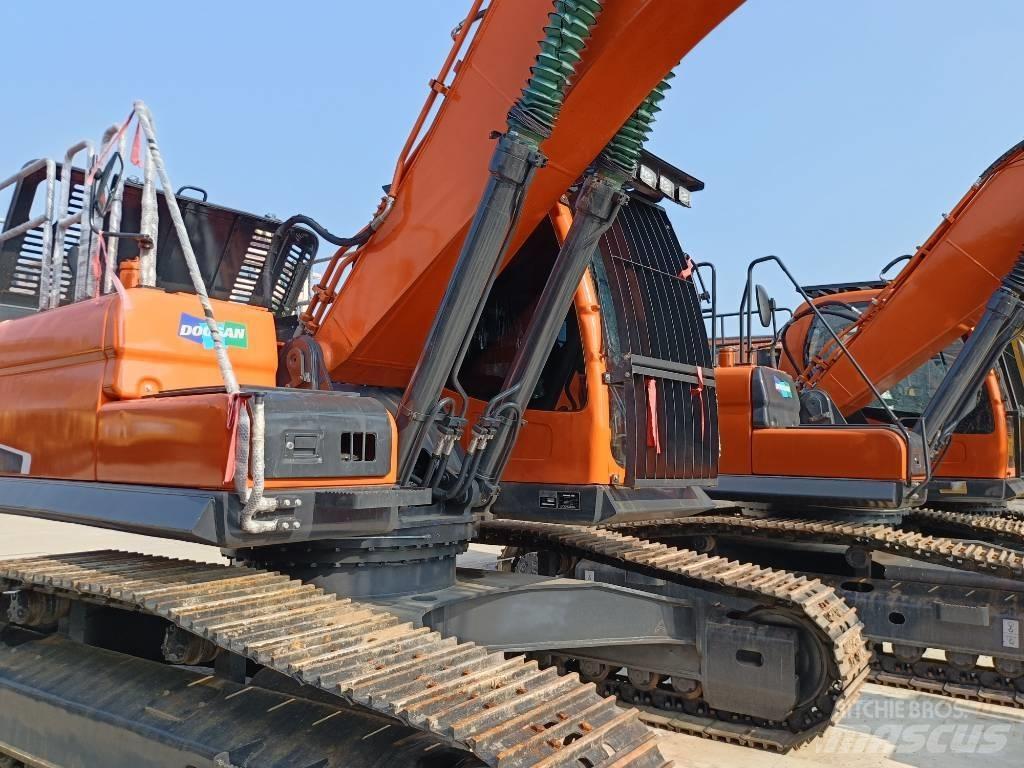 Doosan DX300-9 Vikšriniai ekskavatoriai