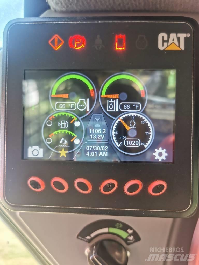CAT 299 Krautuvai su šoniniu pasukimu