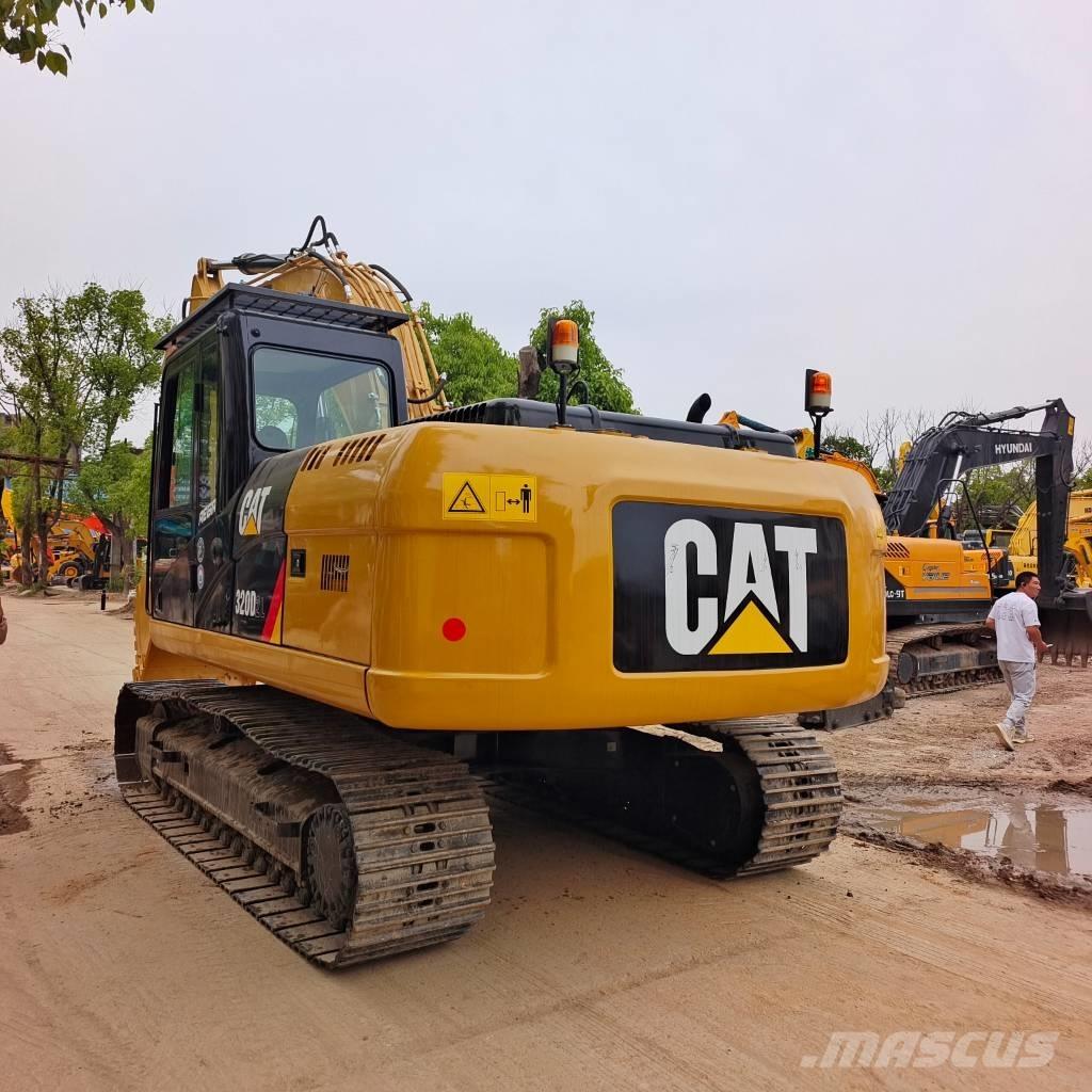 CAT 320 D2L Vikšriniai ekskavatoriai