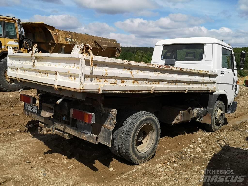 MAN L 04 Savivarčių priekabų vilkikai