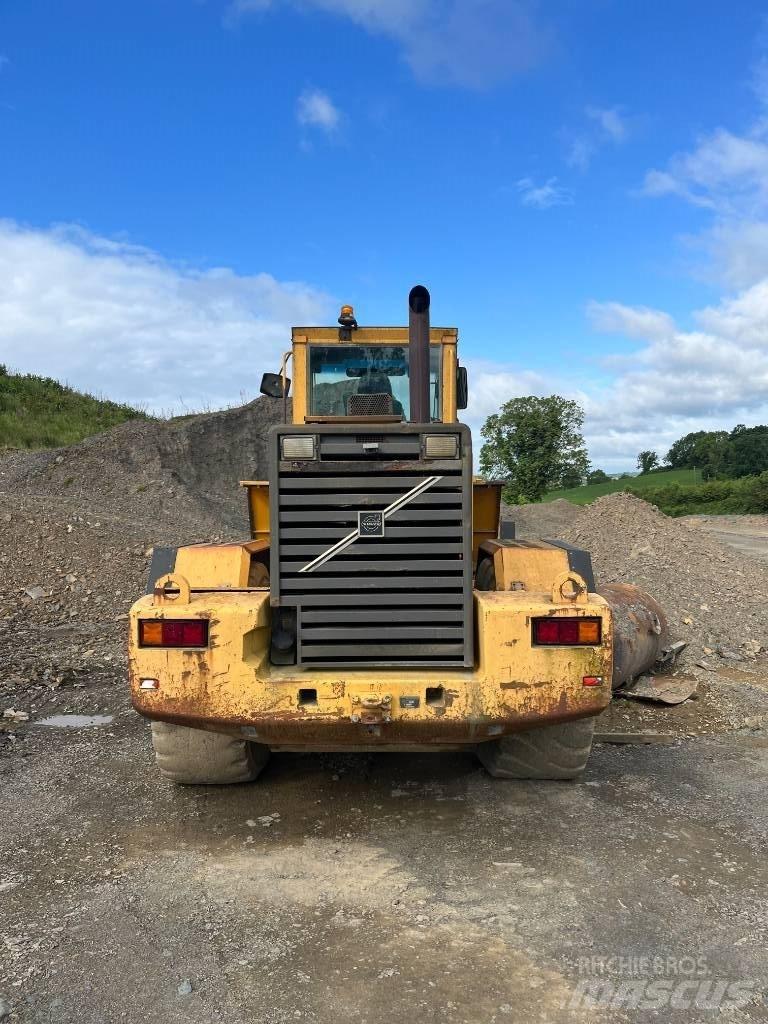 Volvo L 180 C Naudoti ratiniai krautuvai