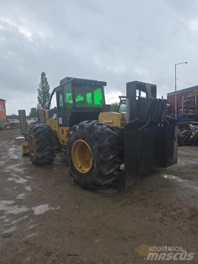 CAT 525 C Skiedrovežiai