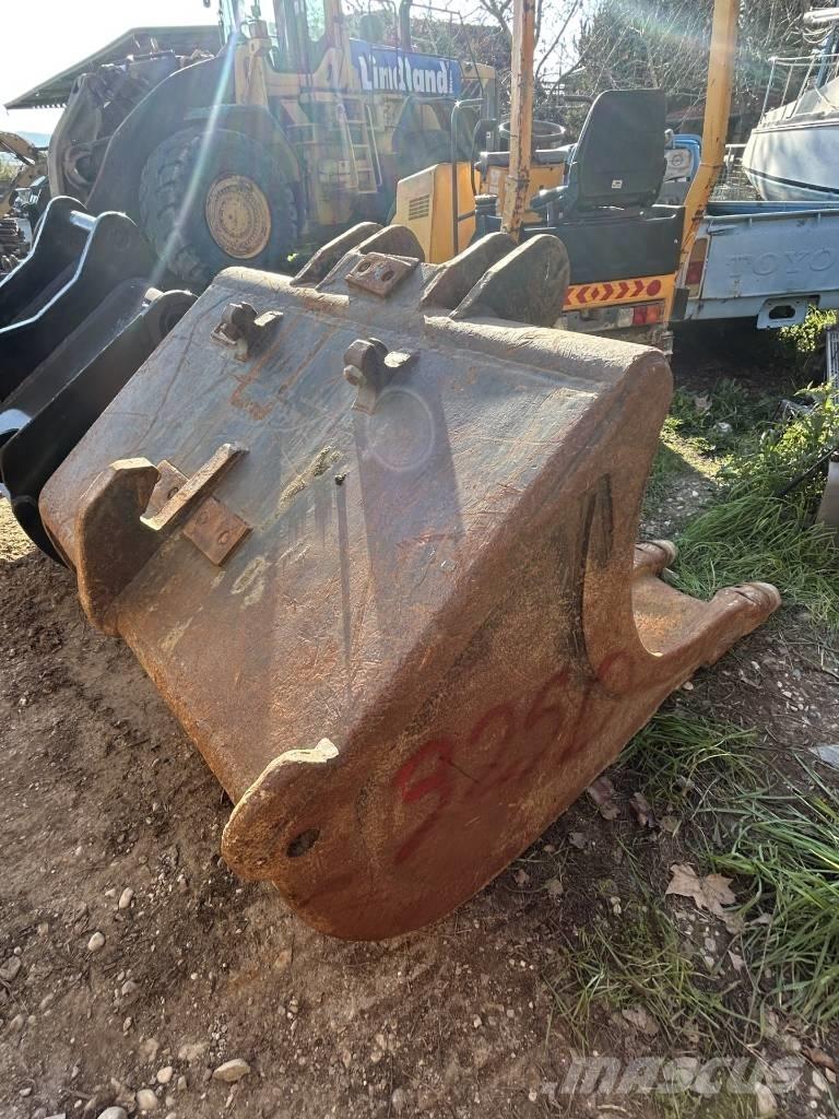 CAT 325 D L Vikšriniai ekskavatoriai