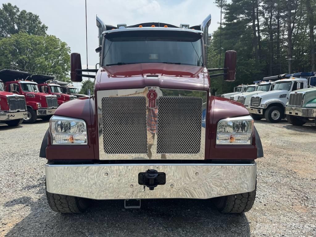 Kenworth T 880 Savivarčių priekabų vilkikai