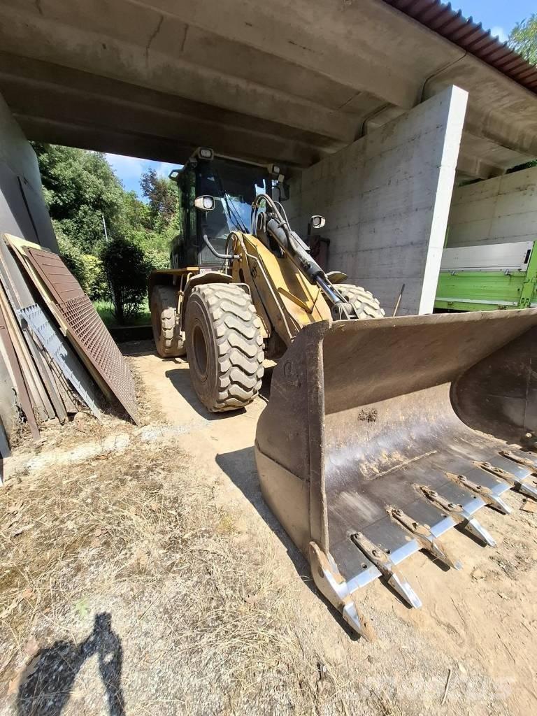 CAT 930 G Naudoti ratiniai krautuvai