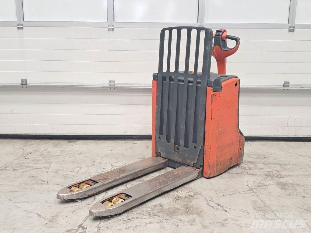Linde T16L Rankiniai hidrauliniai vėžimėliai