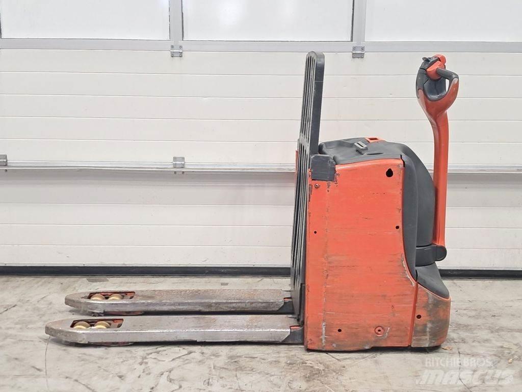 Linde T16L Rankiniai hidrauliniai vėžimėliai