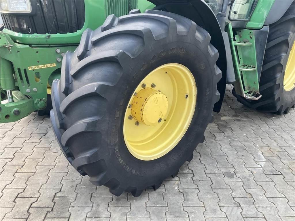 John Deere 6820 Traktoriai