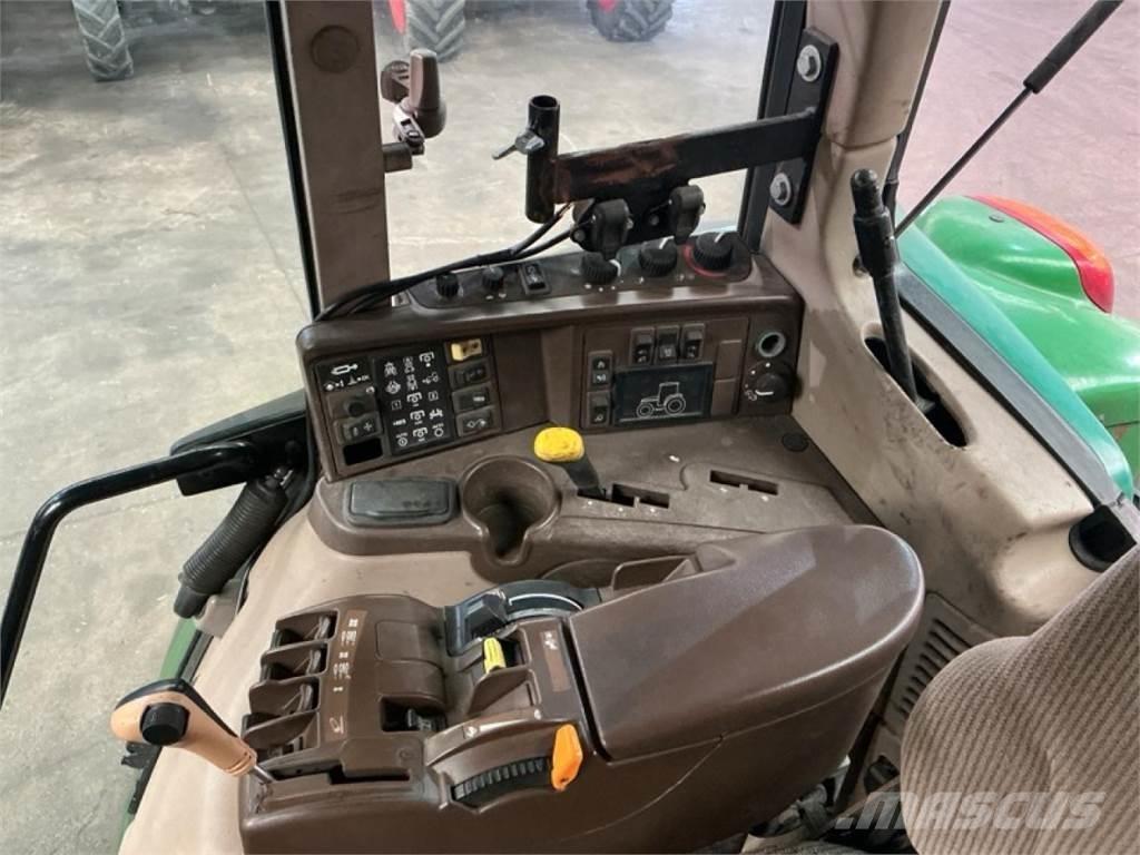 John Deere 6820 Traktoriai