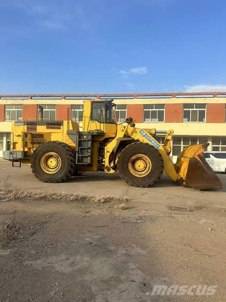 Komatsu WA 600-6 Naudoti ratiniai krautuvai
