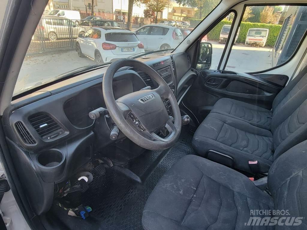 Iveco DAILY E6 Kabinos ir salonai