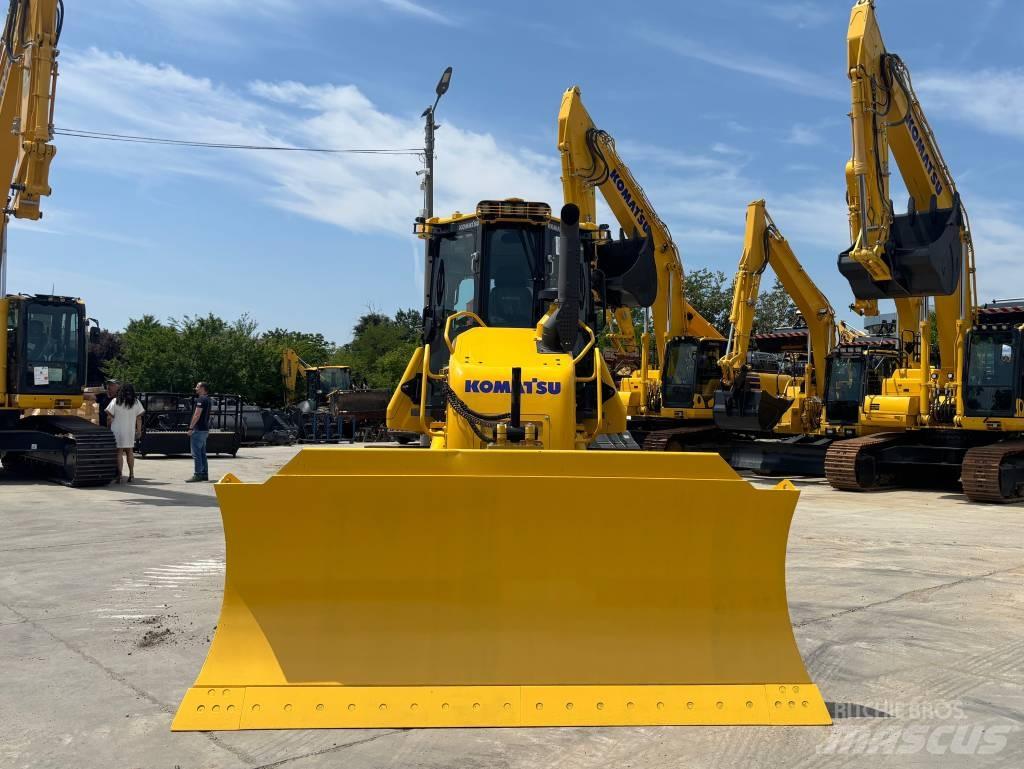 Komatsu D61EX-24E0 Vikšriniai buldozeriai