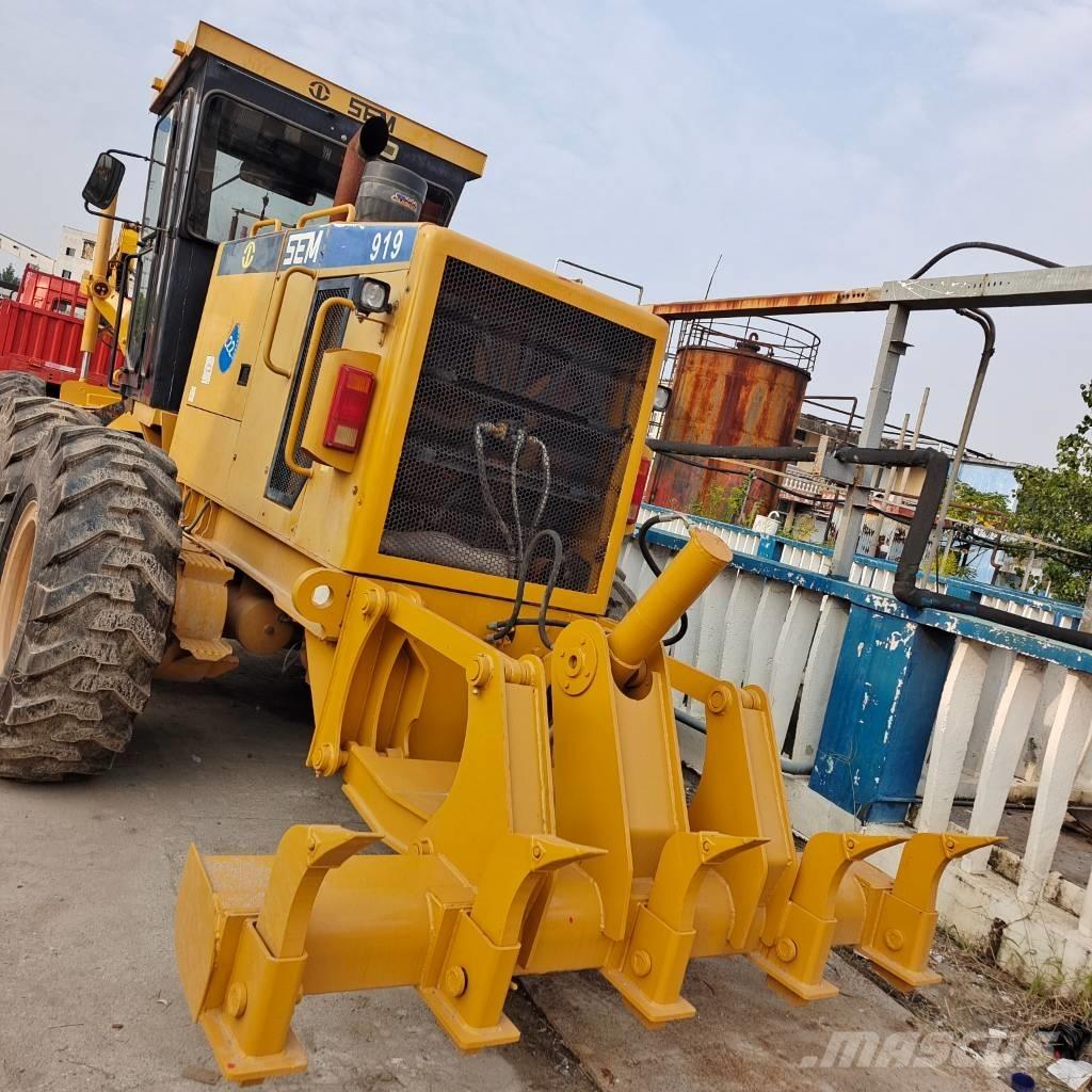 SEM 919 Greideriai