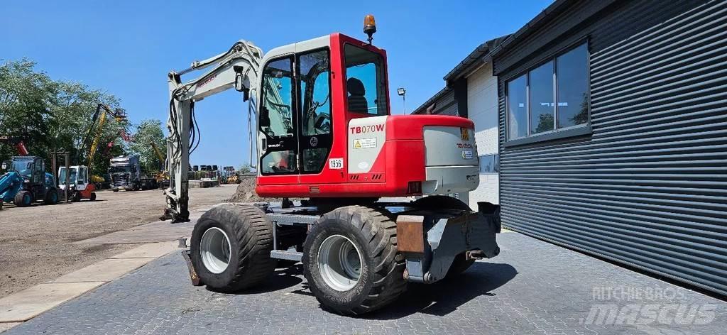 Takeuchi TB070 W Vidutinės galios ekskavatoriai 7-12 t