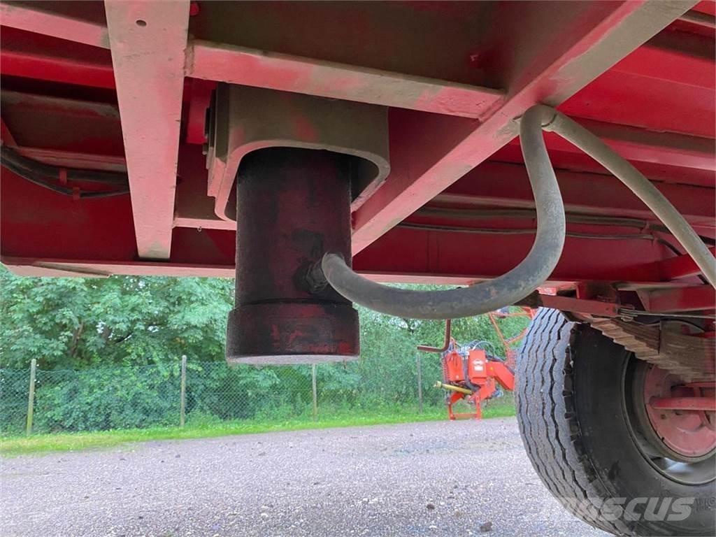 Agromet T-149 Savivartės priekabos
