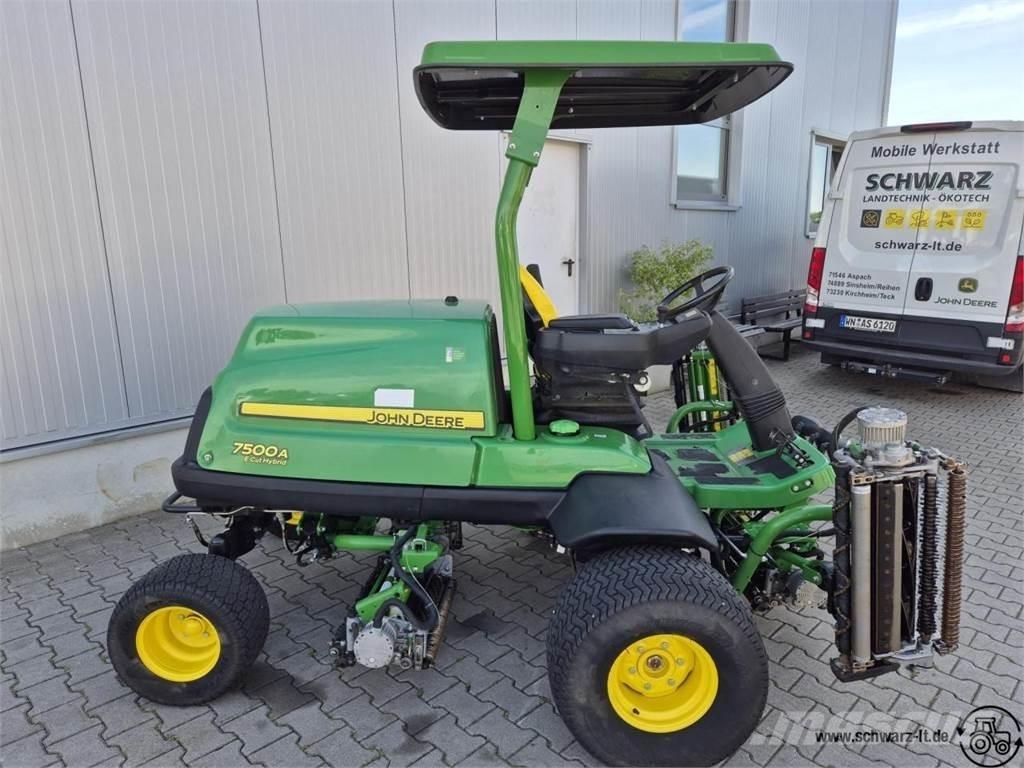 John Deere 7500A Golfo vežimėliai