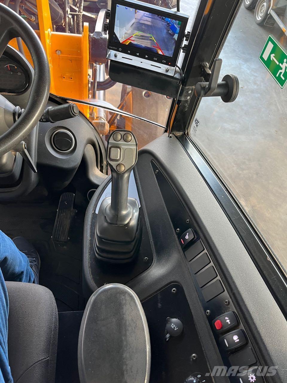 JCB 409 Agri Naudoti ratiniai krautuvai