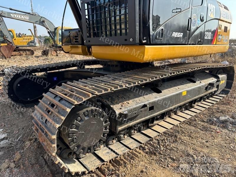 CAT 320D2 Vikšriniai ekskavatoriai