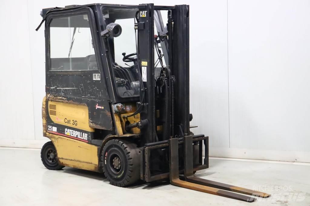 CAT EP25KPAC Elektriniai šakiniai krautuvai