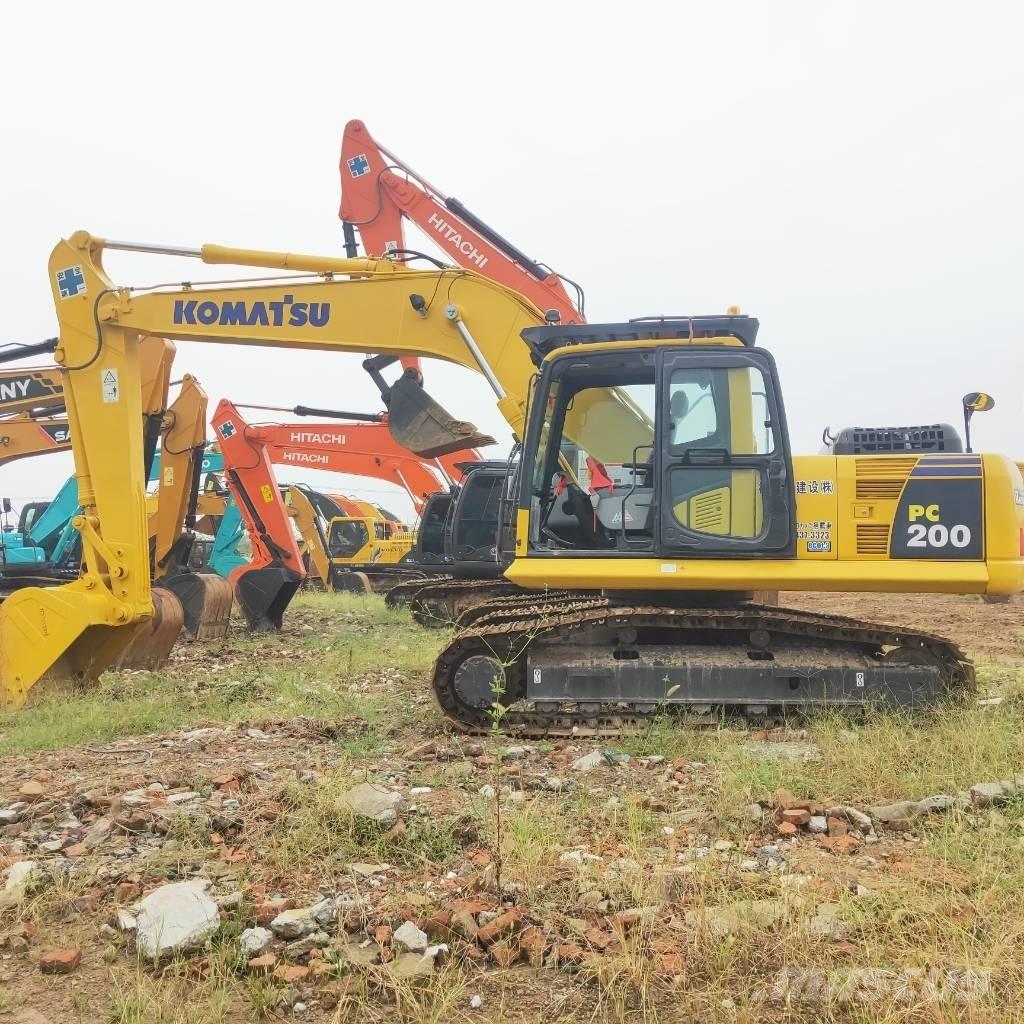 Komatsu PC200-8 Vikšriniai ekskavatoriai