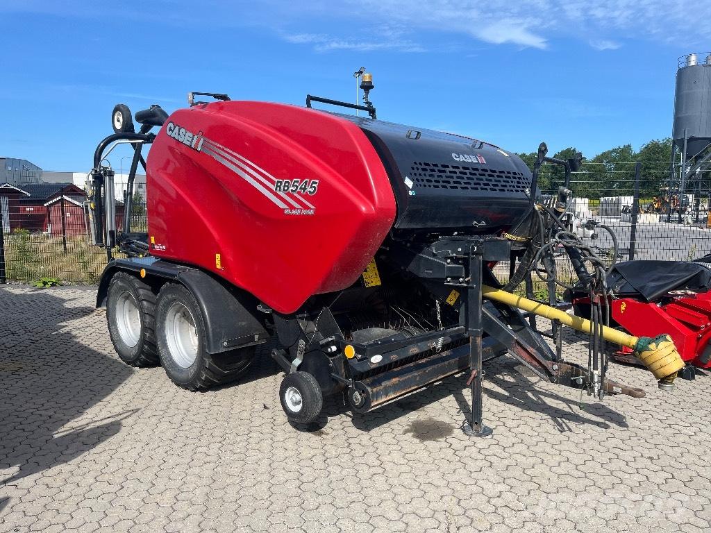 Case IH RB 545 Ritinių presai