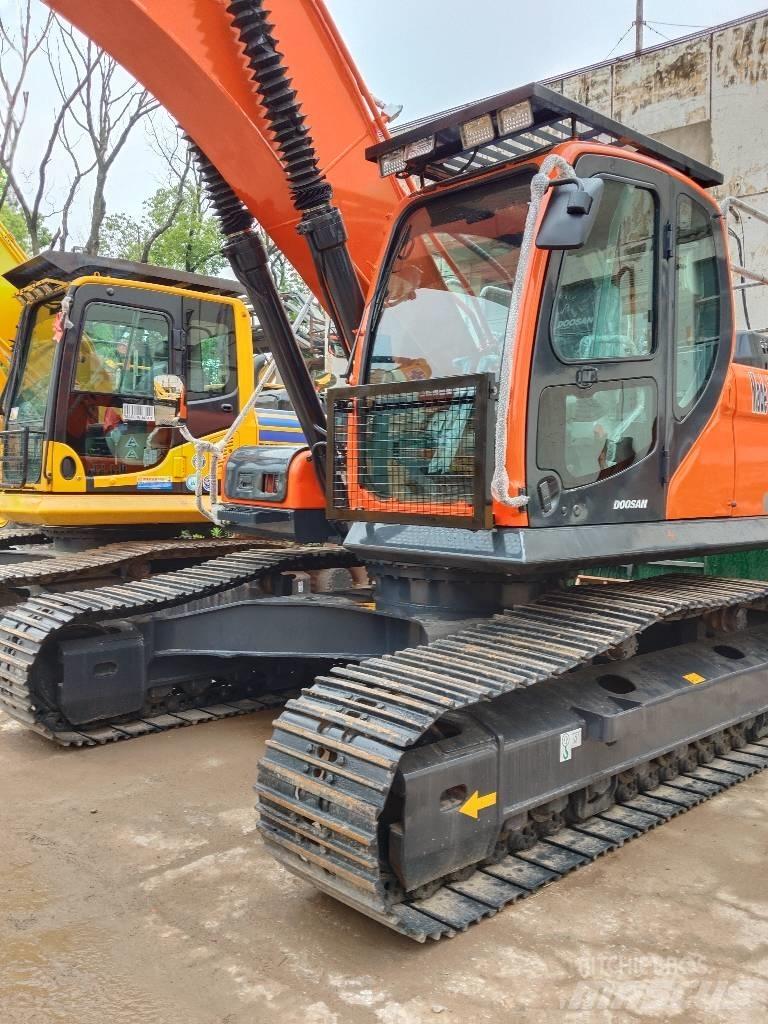 Doosan DX300 Vikšriniai ekskavatoriai
