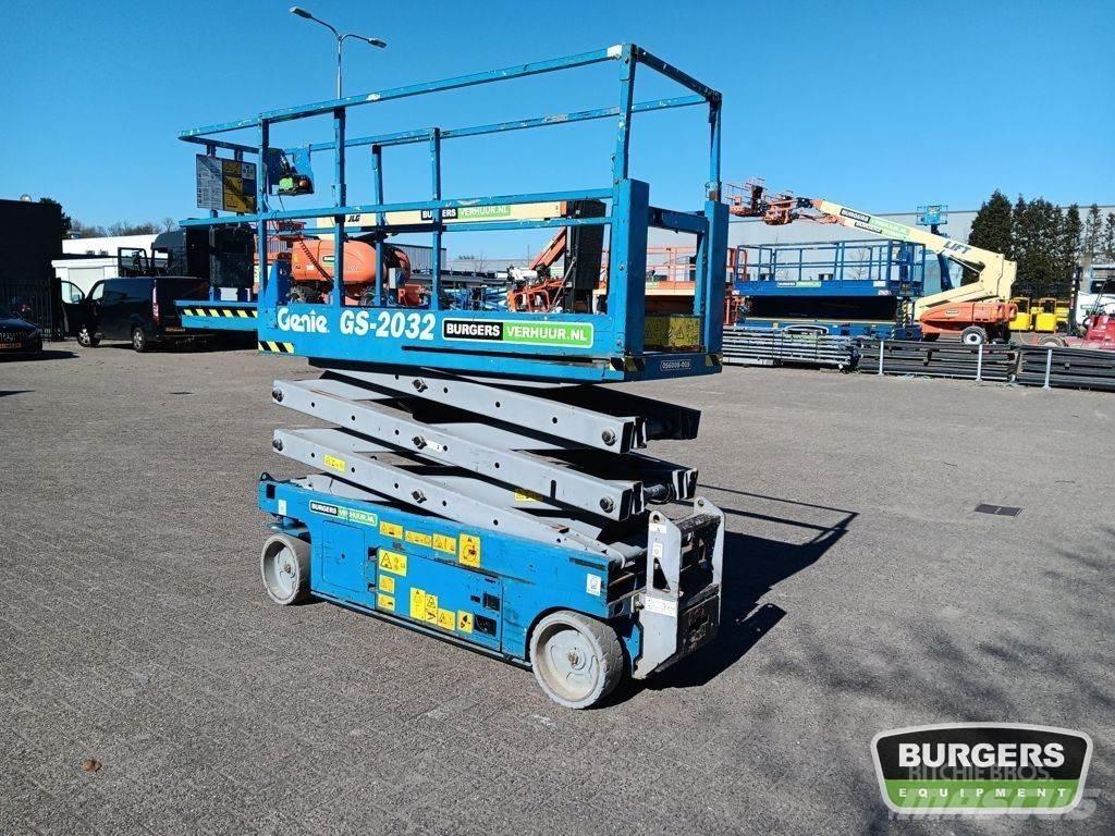 Genie GS2032 Žirkliniai keltuvai