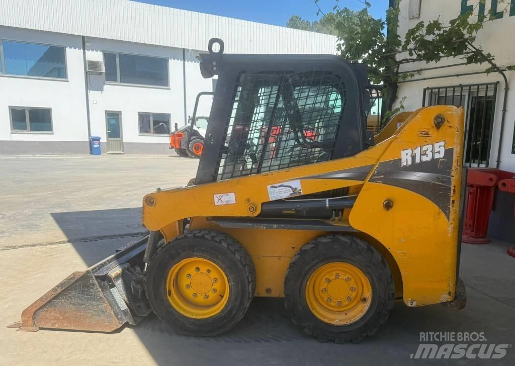 Gehl R 135 Krautuvai su šoniniu pasukimu