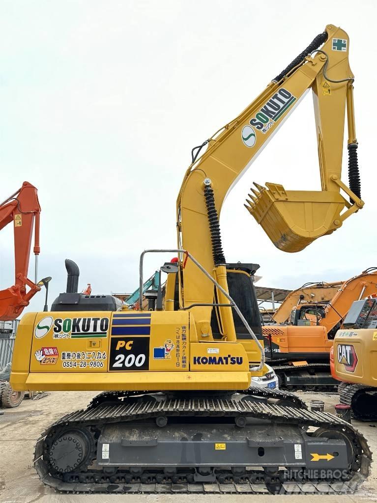 Komatsu PC200-8 Vikšriniai ekskavatoriai