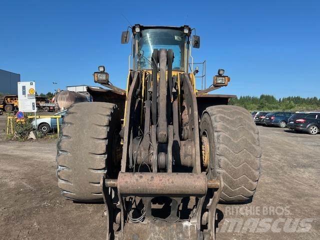 Volvo L220D Naudoti ratiniai krautuvai