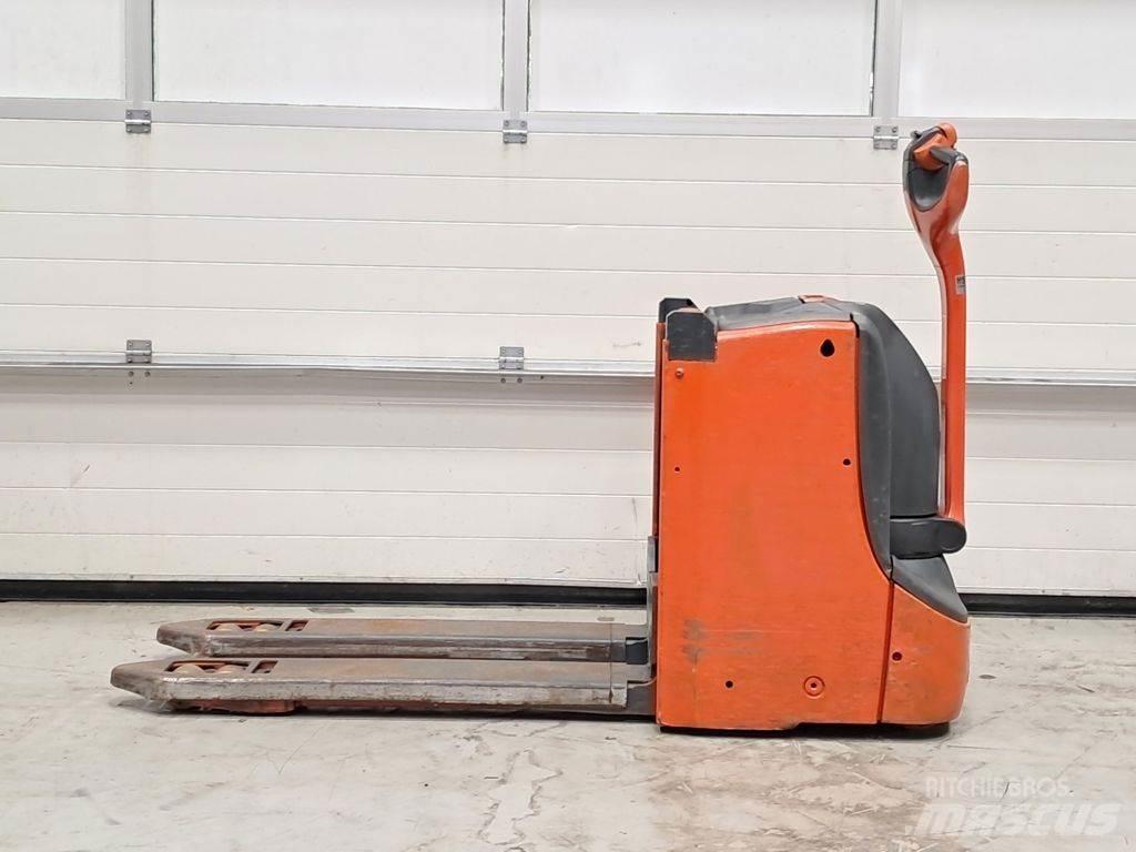 Linde T16L Mažų aukščių keltuvai
