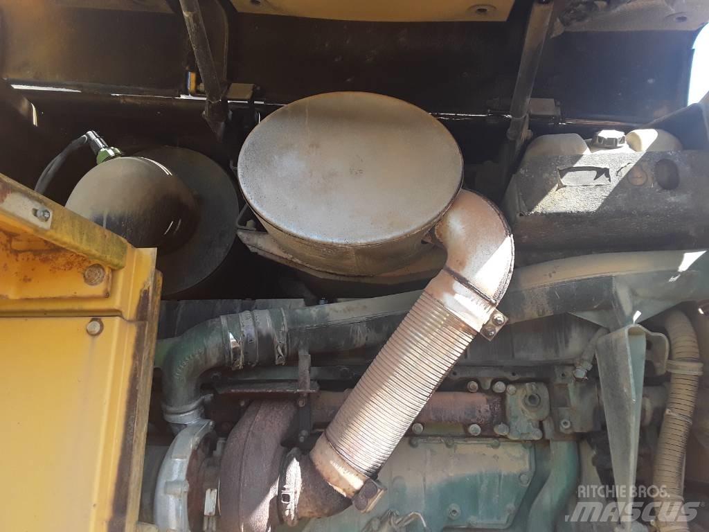 Volvo L 180 E Naudoti ratiniai krautuvai