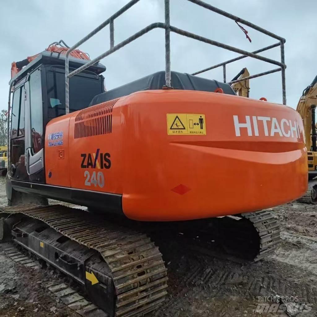 Hitachi 240-3 Vikšriniai ekskavatoriai