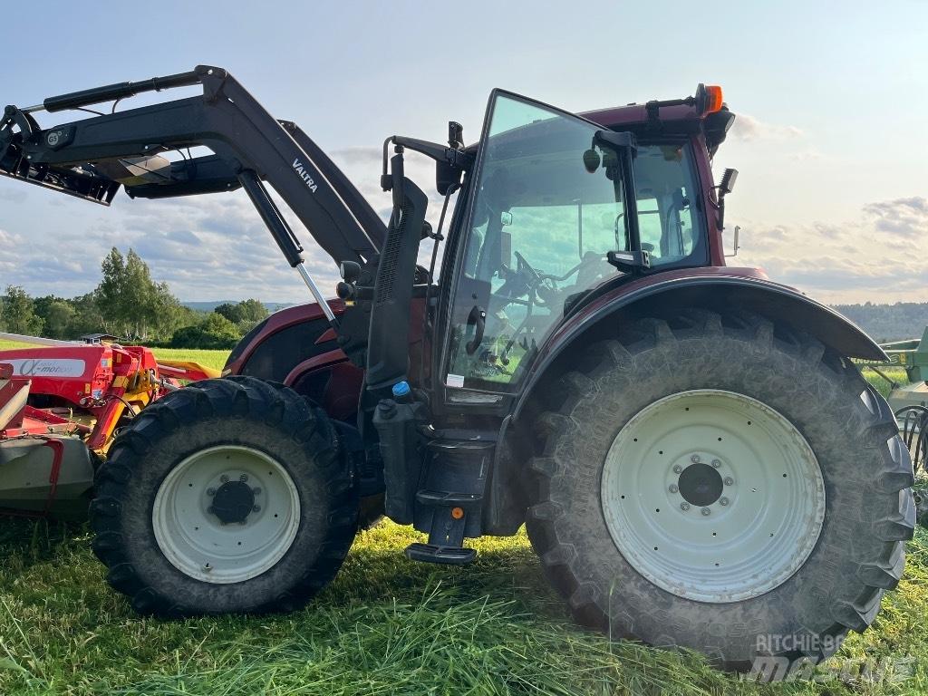 Valtra N155 Versu Traktoriai