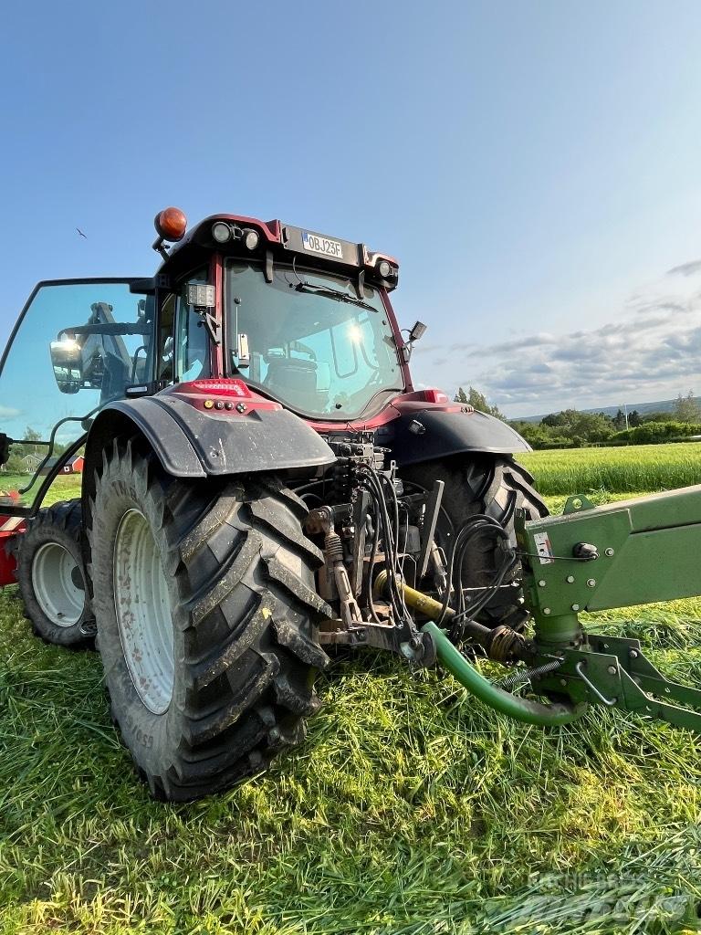 Valtra N155 Versu Traktoriai