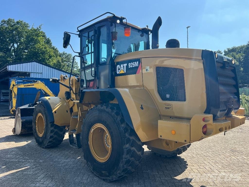 CAT 926M - 926 M Vikšriniai ekskavatoriai