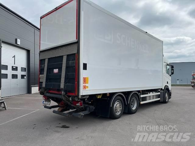Scania R450B6X2*4NB Sunkvežimiai su dengtu kėbulu
