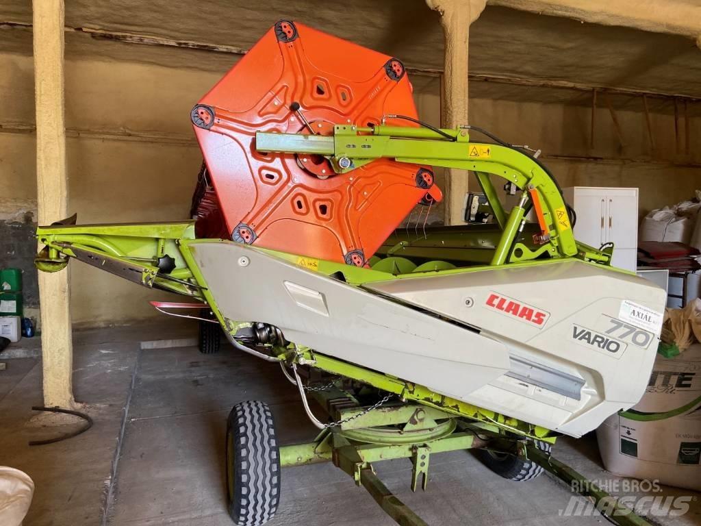 CLAAS Lexion 750 Derliaus nuėmimo kombainai