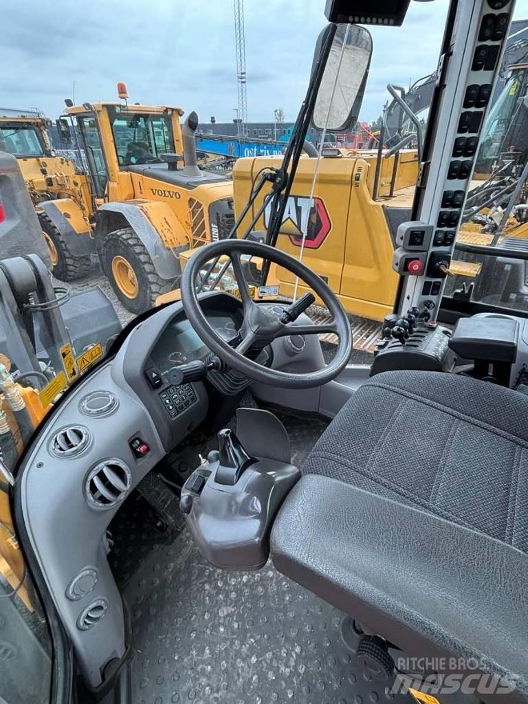 Volvo L90G Naudoti ratiniai krautuvai